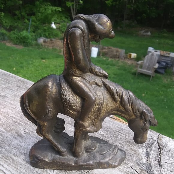 Very solid heavy metal bookend End of Trail horse and rider - Picture 3 of 14